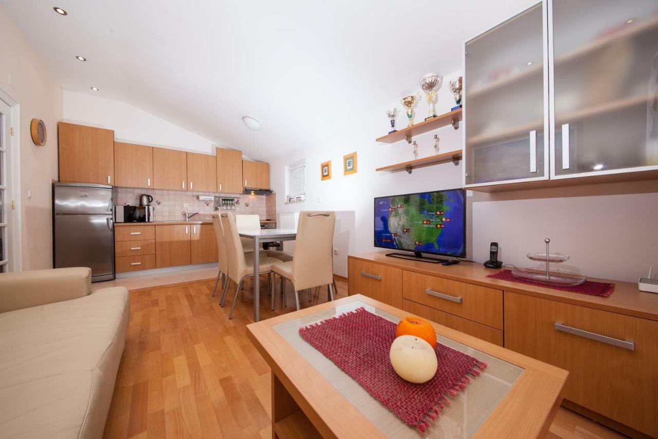 Family Apartments Marita Makarska Exterior photo
